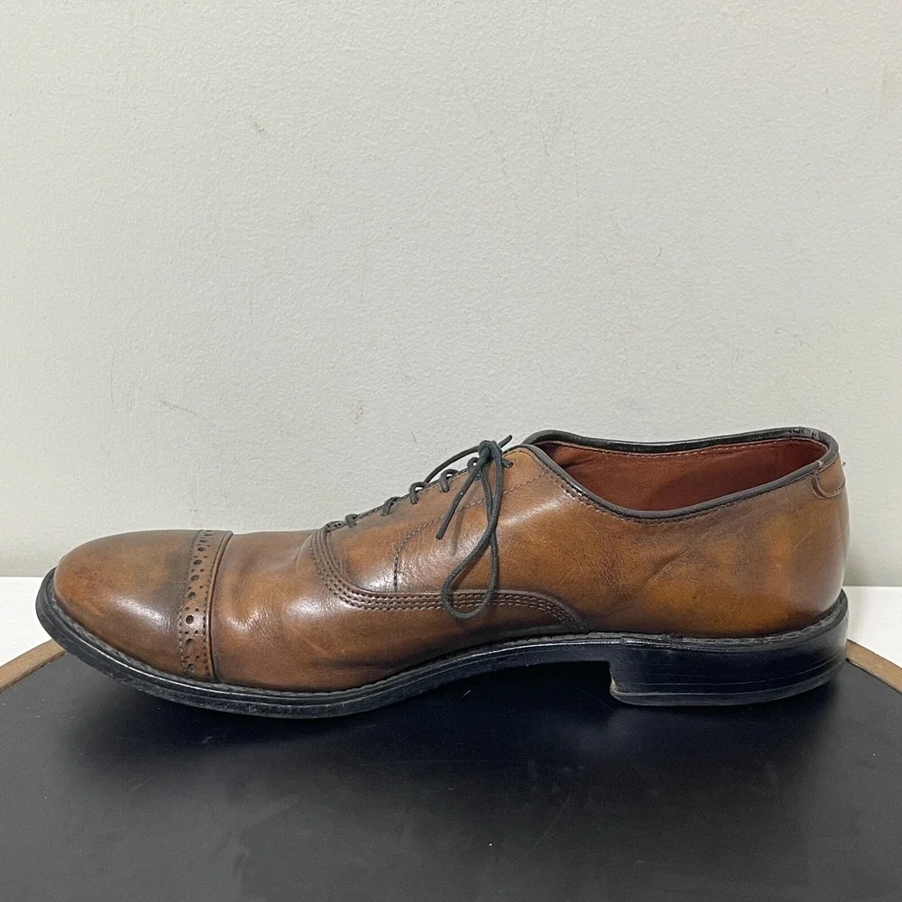 Allen Edmonds Fifth Avenue Men 9.5 C Oxford Cap Toe Brown Leather Quiet Luxury